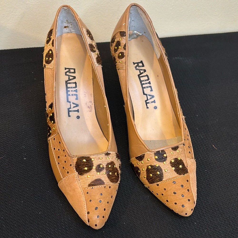 Radical Low Heel Leather Tan Pumps Size 6.5
